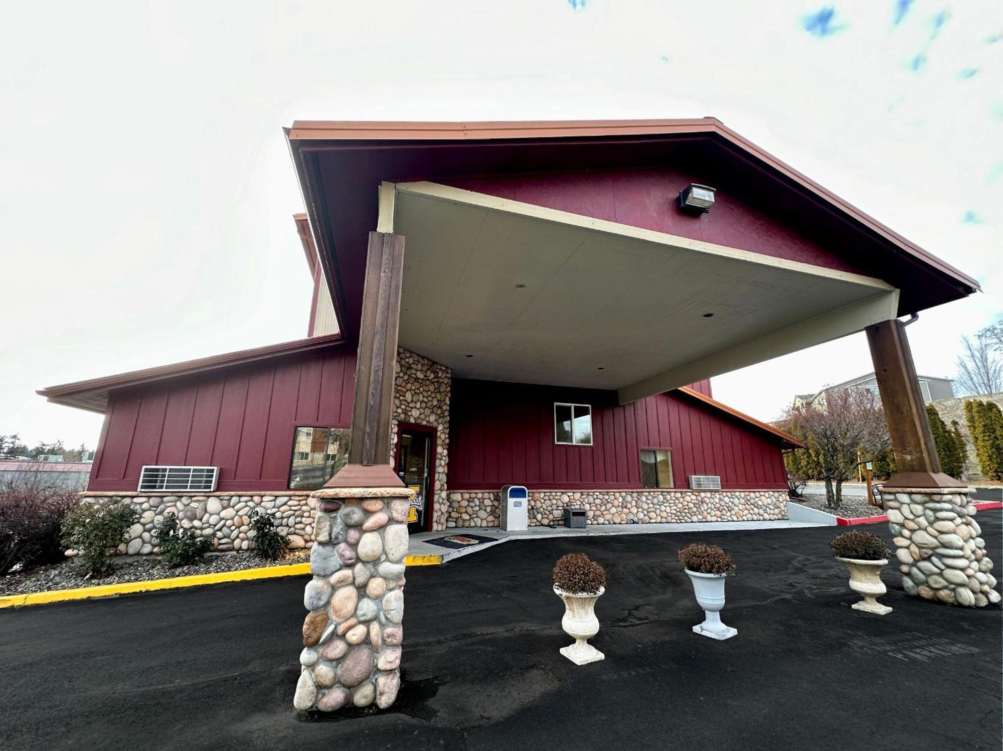 Fairbridge Inn & Suites Moscow - Pullman Exterior photo